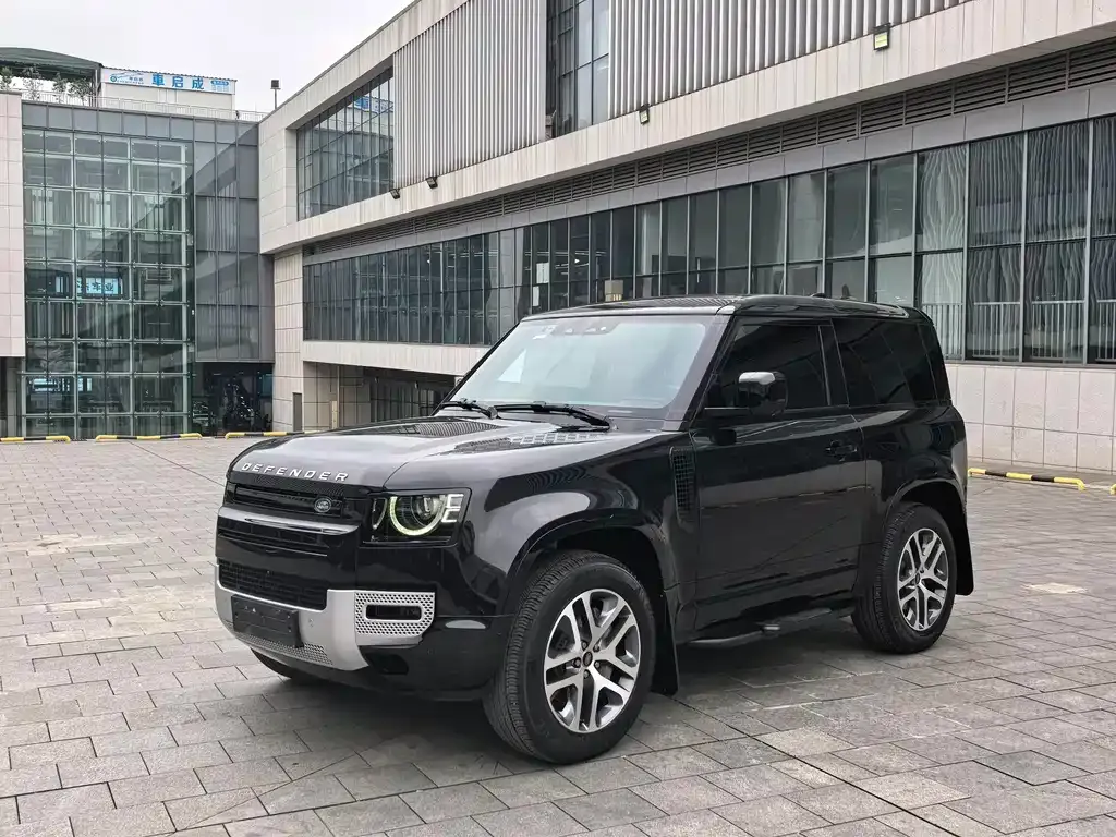 Land Rover Defender — фото 1
