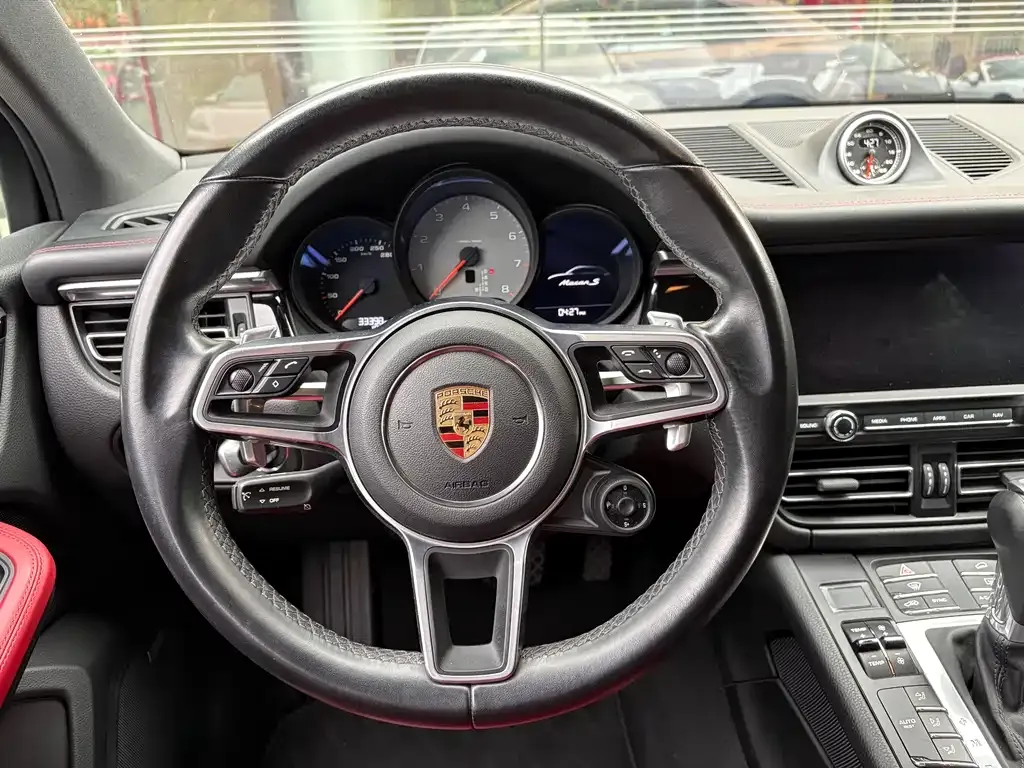 Porsche Macan — фото 10