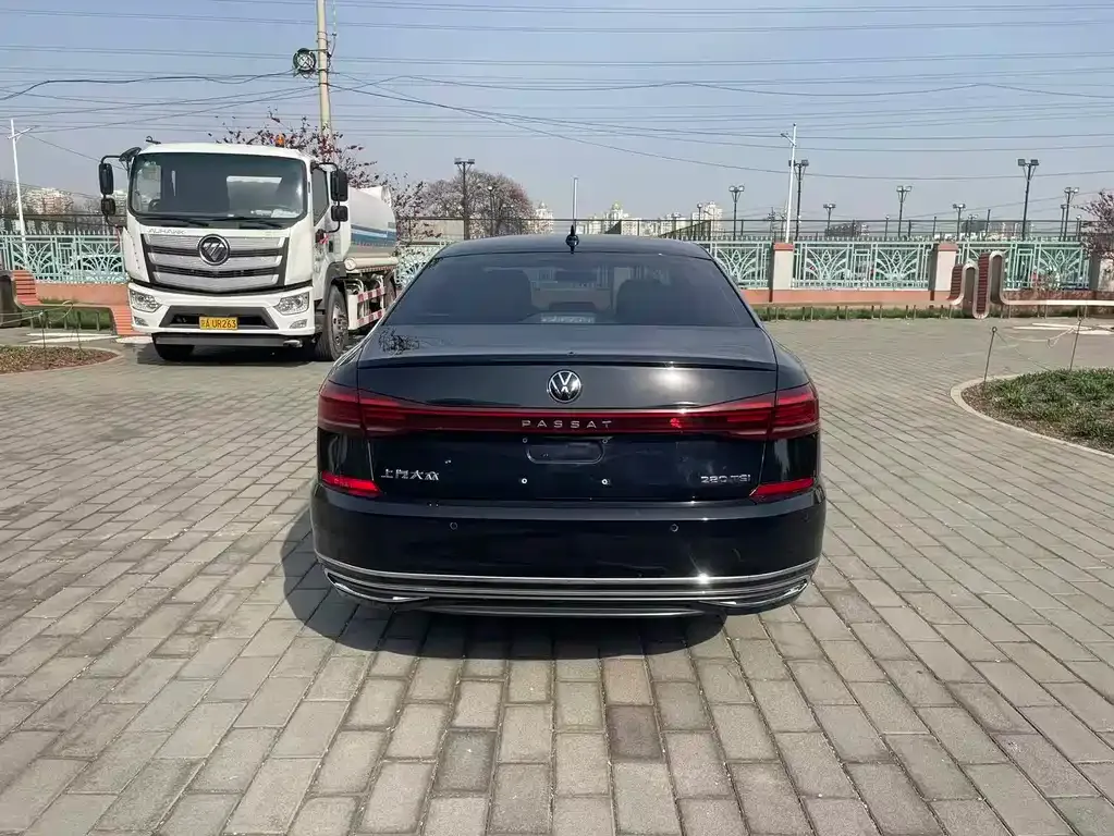 Volkswagen Passat — фото 6