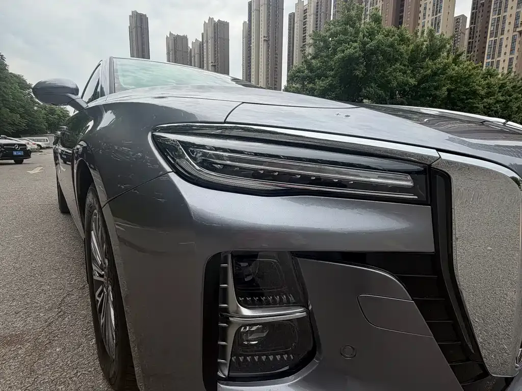 Hongqi H5 — фото 10