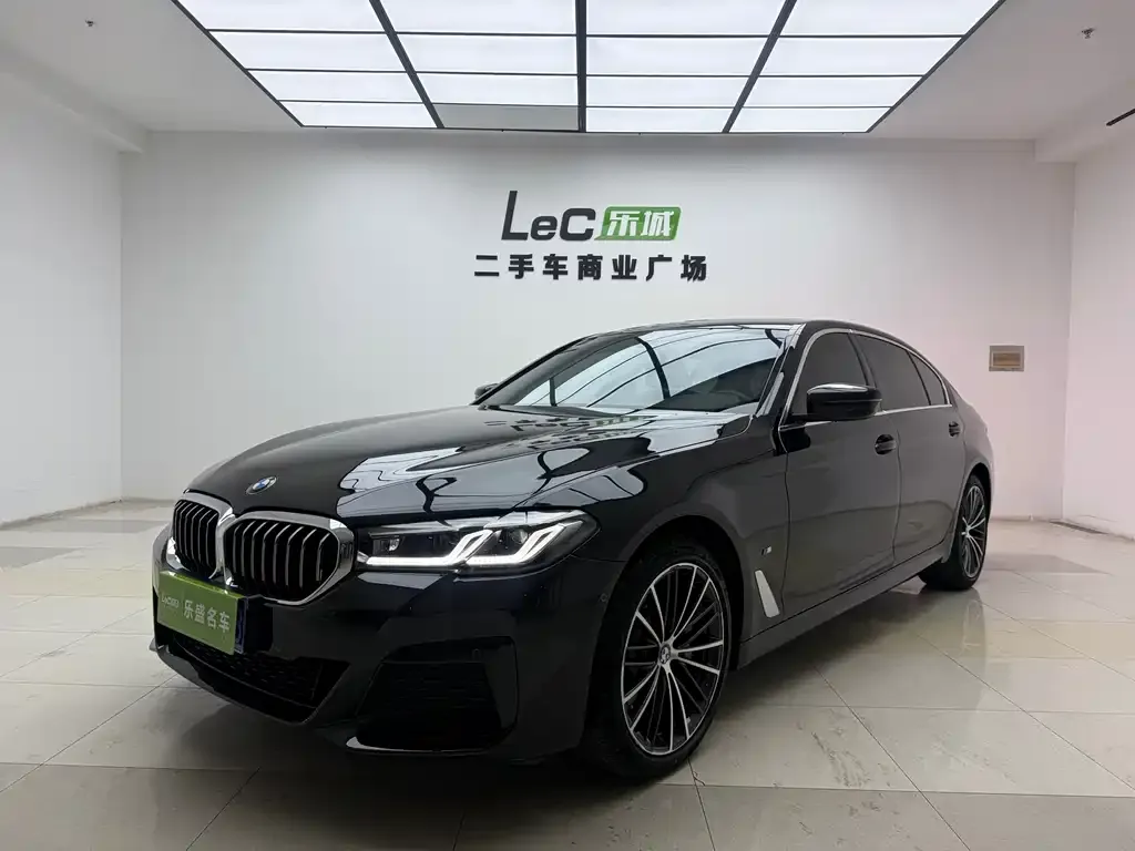 BMW 5 Series — фото 1