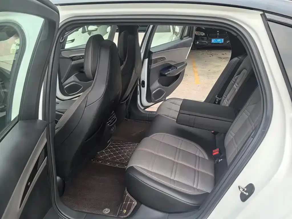 Hongqi EH7 2025 из CN, фото 9