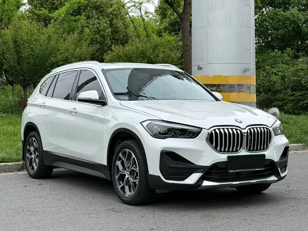 BMW X1 — фото 8