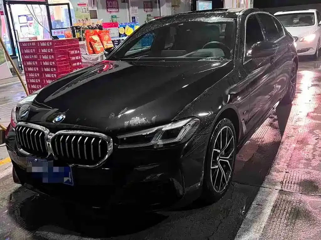 BMW 5 Series — фото 1