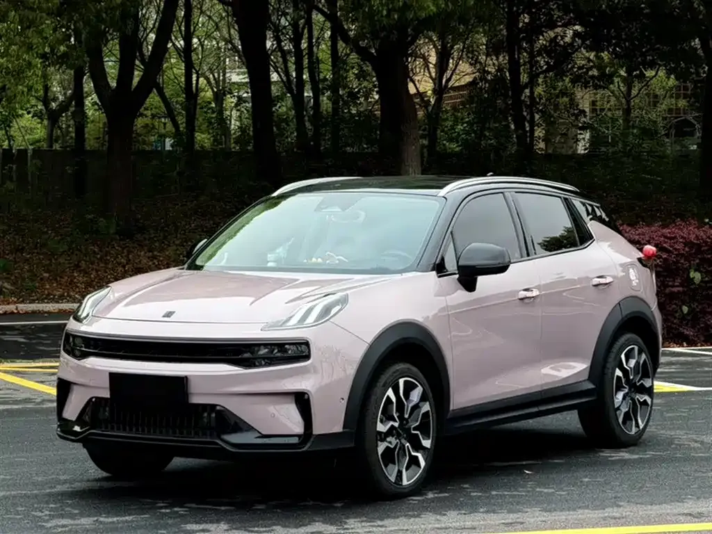 Lynk & Co 06