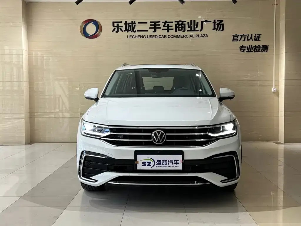 Volkswagen Tiguan L — фото 4