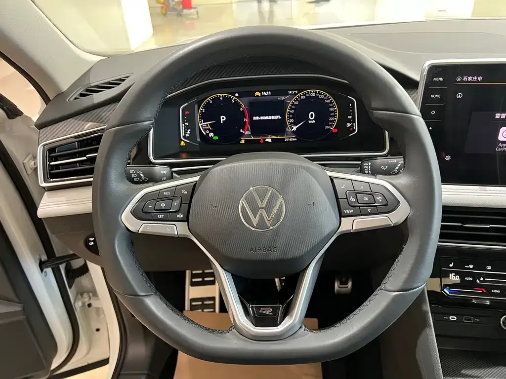 Volkswagen Tiguan L — фото 5