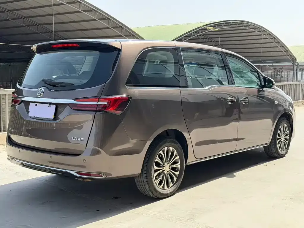 Buick GL8 2023 из CN, фото 3