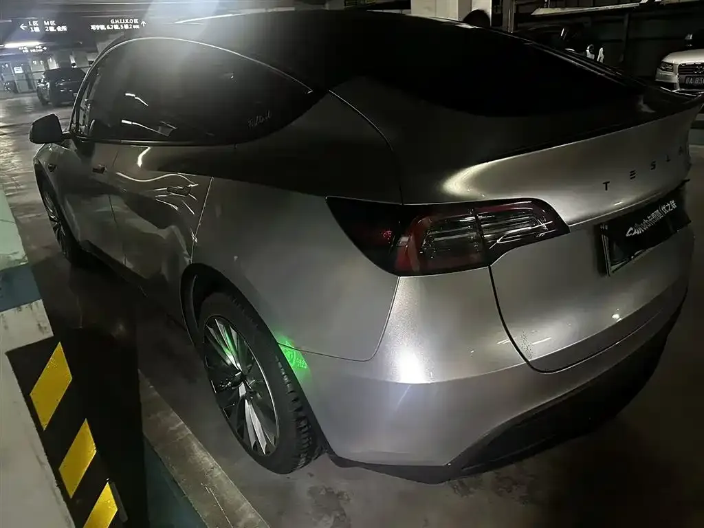 Tesla Model Y — фото 5