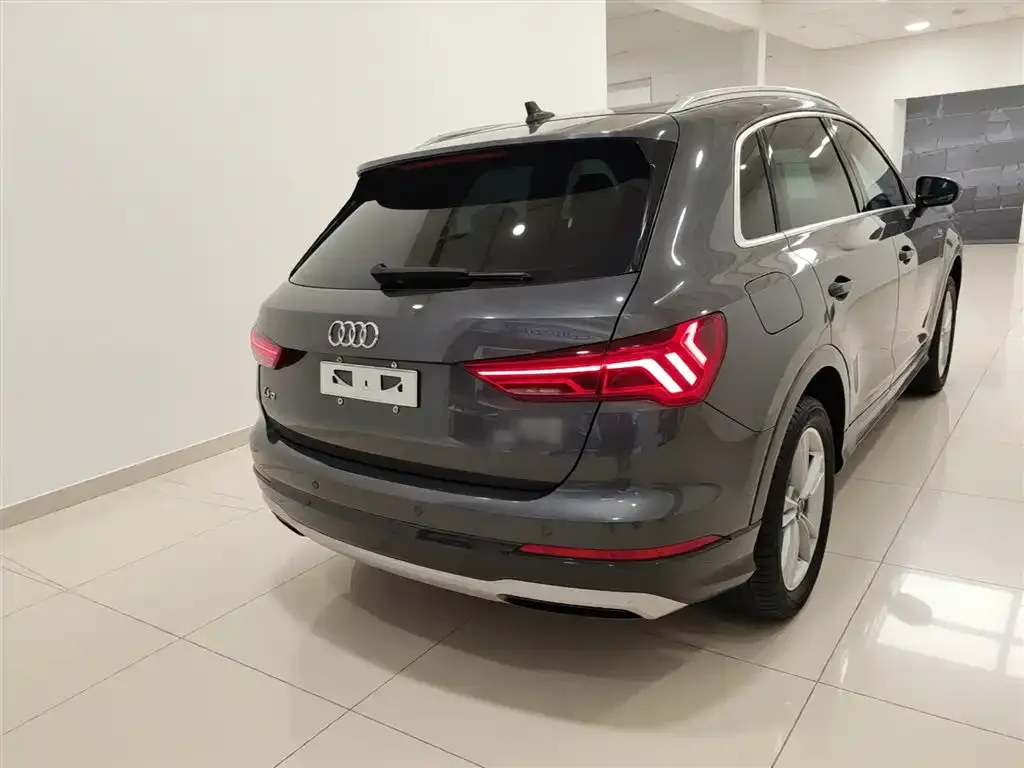 Audi Q3 — фото 10