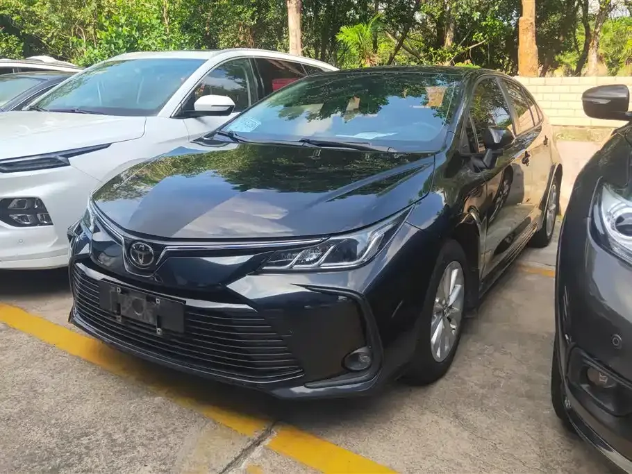 Toyota Corolla — фото 1