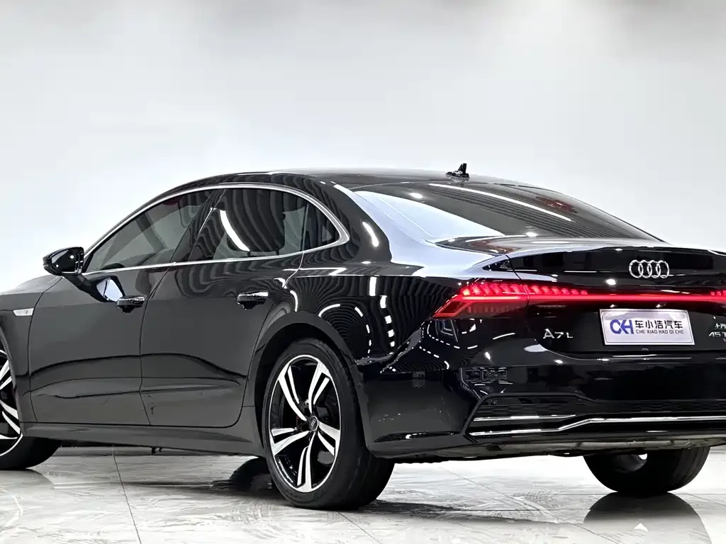 Audi A7L — фото 8