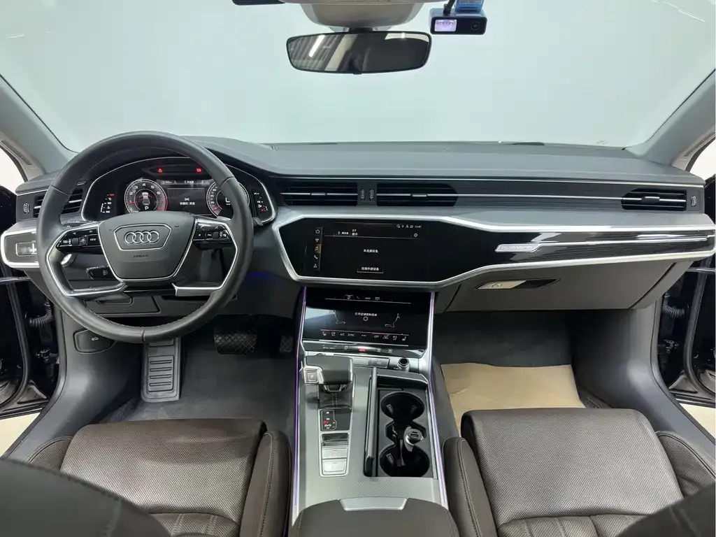 Audi A7L — фото 10
