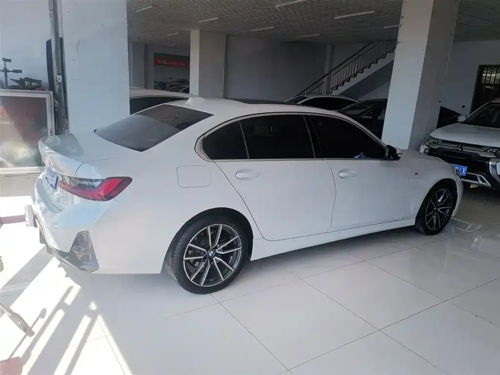 BMW 3 Series 2024 из CN, фото 3