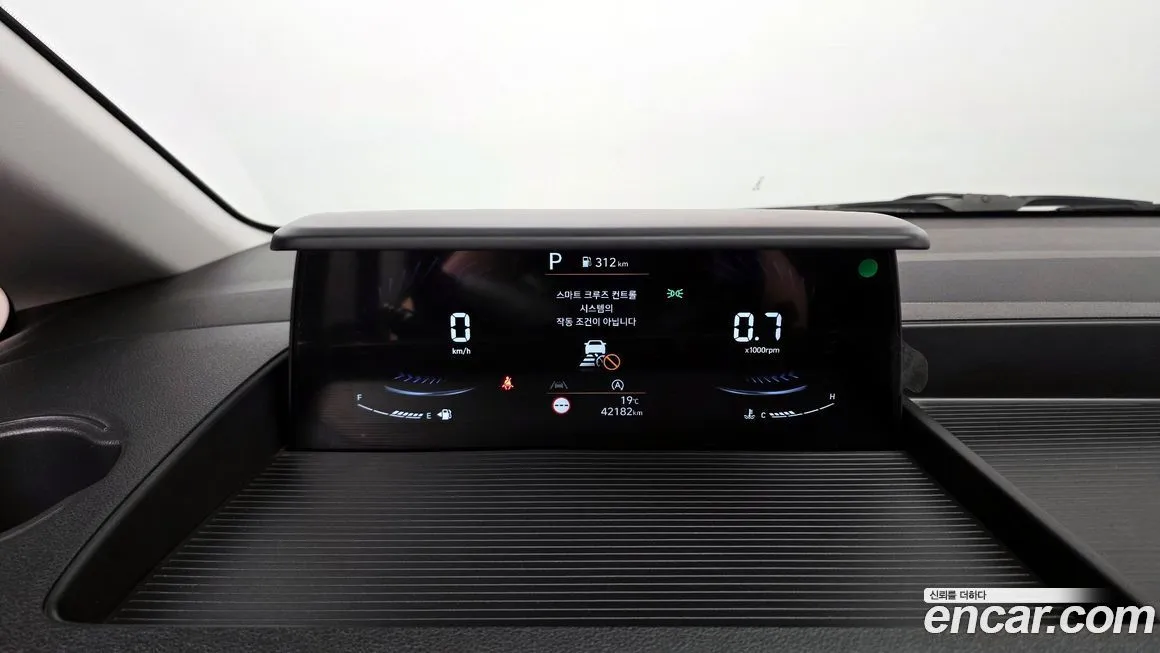 Hyundai Staria — фото 2