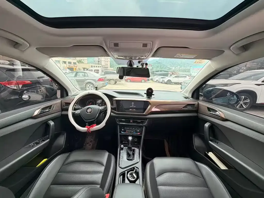 Volkswagen Tharu 2021 из CN, фото 2