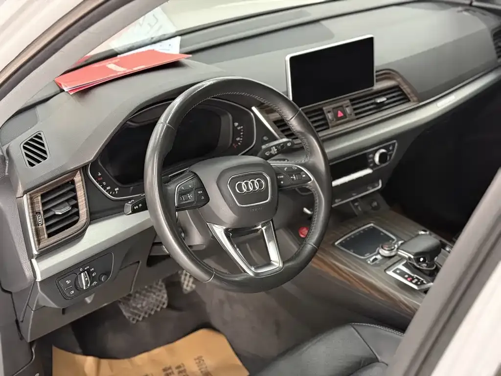 Audi Q5L 2021 из CN, фото 3