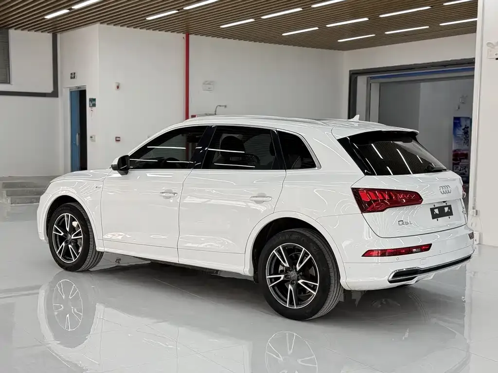 Audi Q5L 2021 из CN, фото 7
