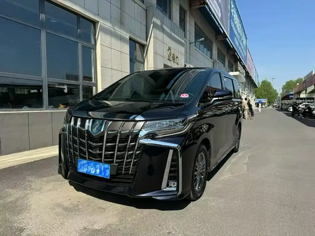 Toyota Alphard — фото 8