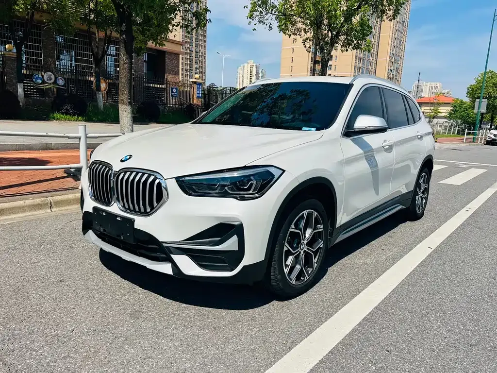 BMW X1 — фото 1