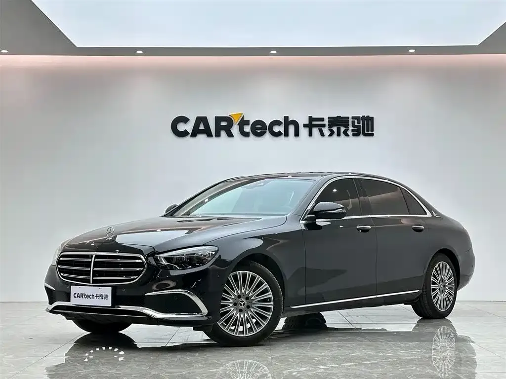 Mercedes-Benz E-Class — фото 1