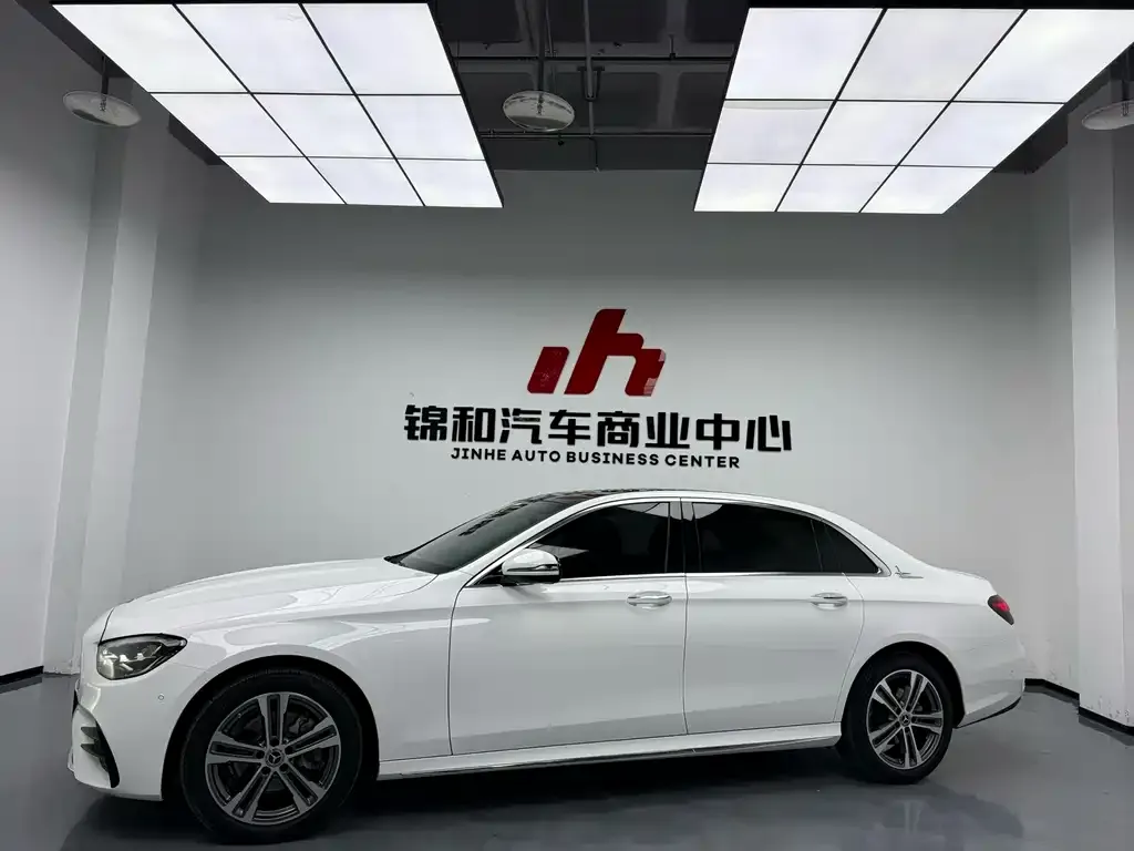 Mercedes-Benz E-Class — фото 3