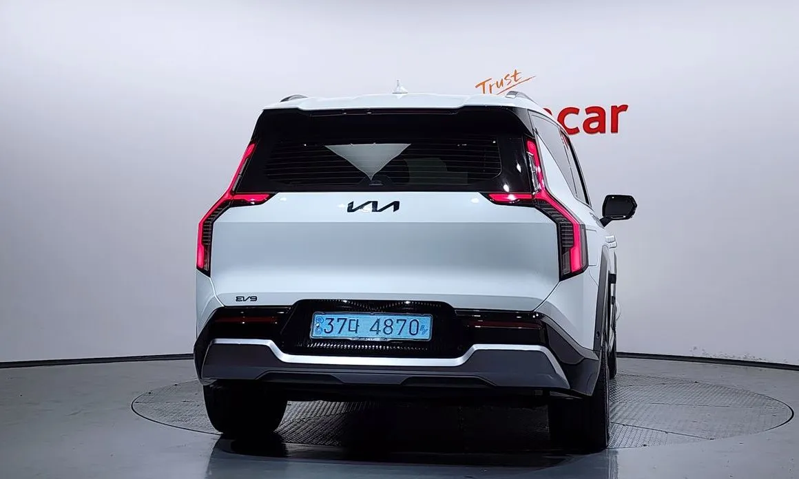 Kia EV9 — фото 3