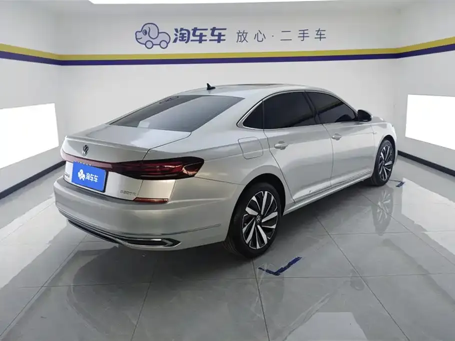 Volkswagen Passat — фото 10