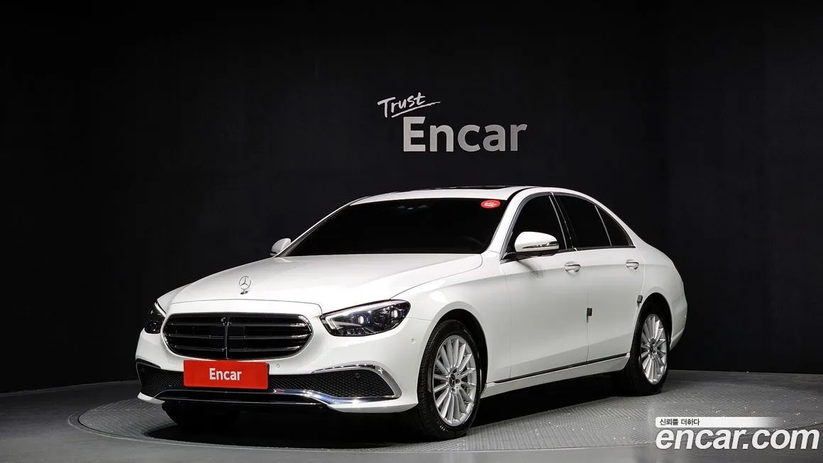 Mercedes-Benz E-Class — фото 1
