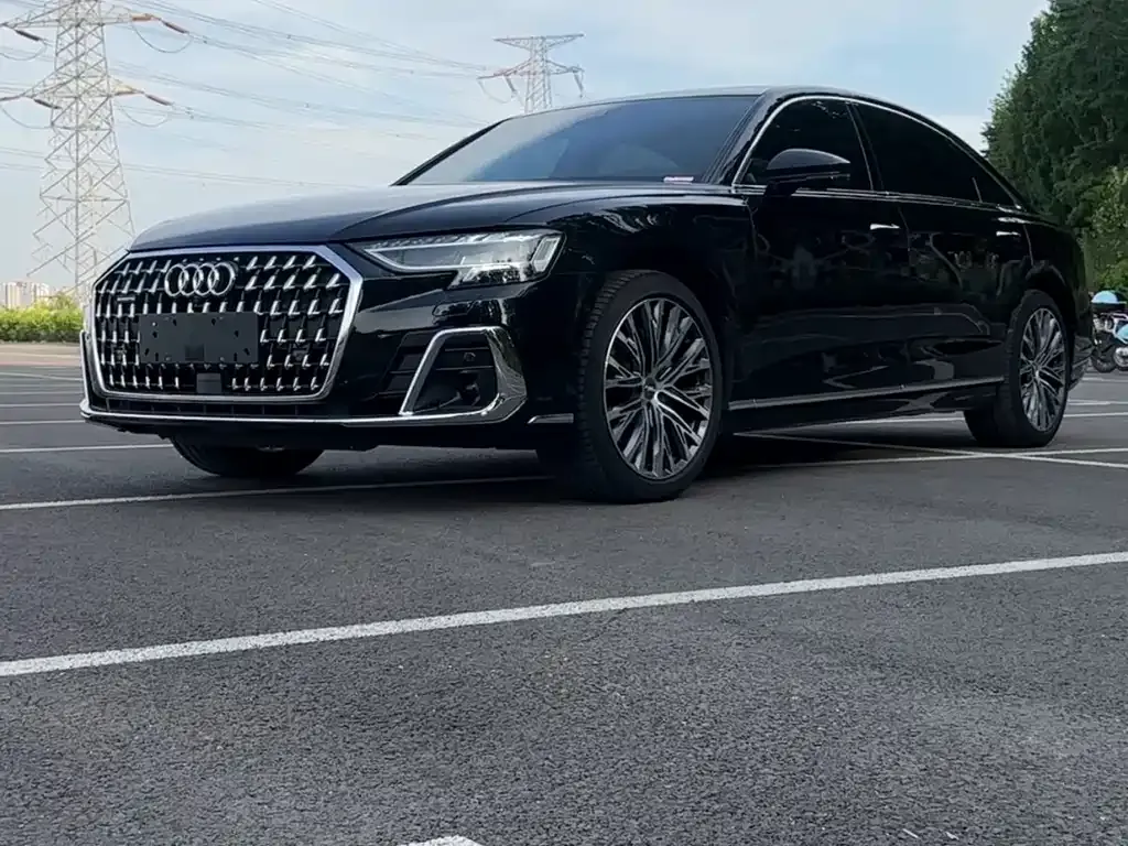 Audi A8 — фото 5
