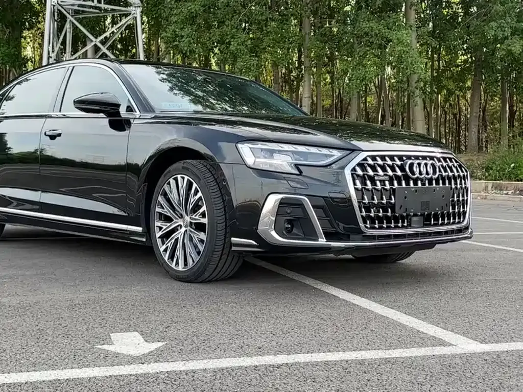 Audi A8 — фото 6