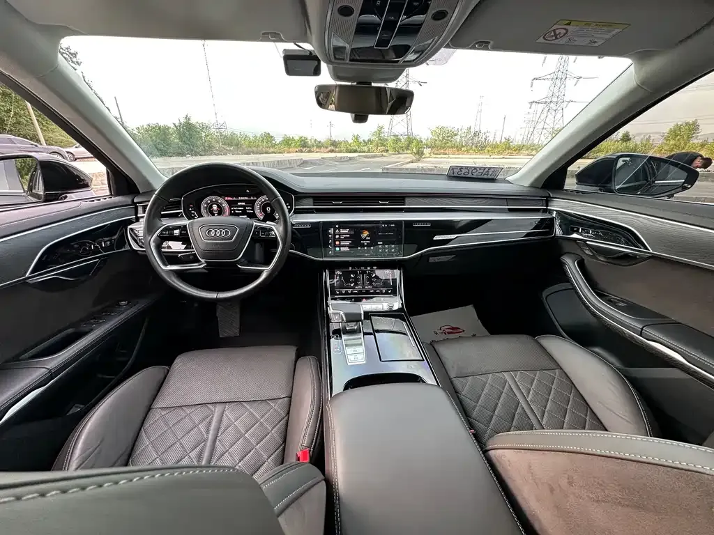 Audi A8 — фото 9
