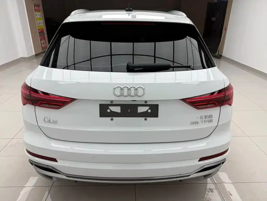 Audi Q3 — фото 10