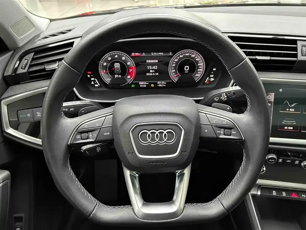 Audi Q3 — фото 4