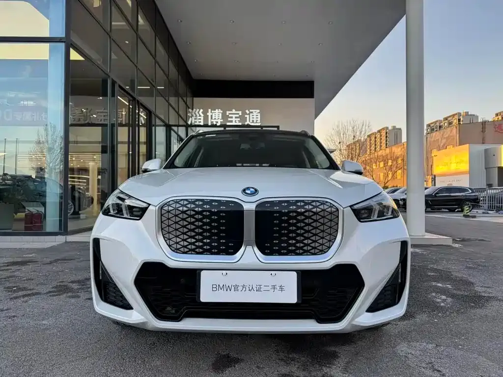 BMW iX1 2025 из CN, фото 8