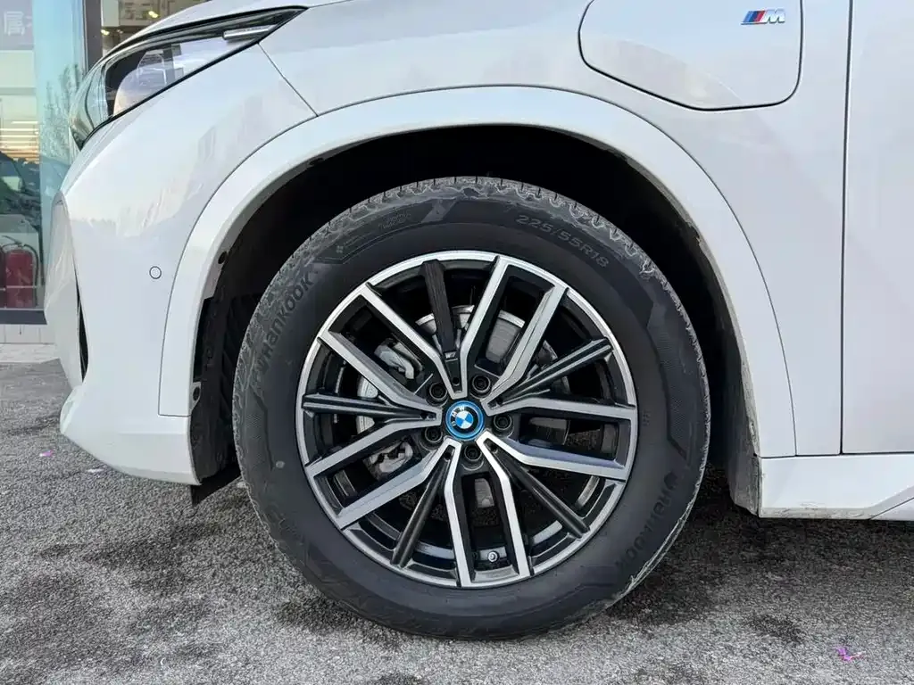 BMW iX1 2025 из CN, фото 2