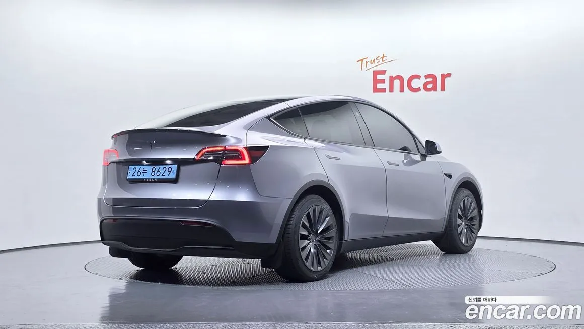 Tesla Model Y — фото 2