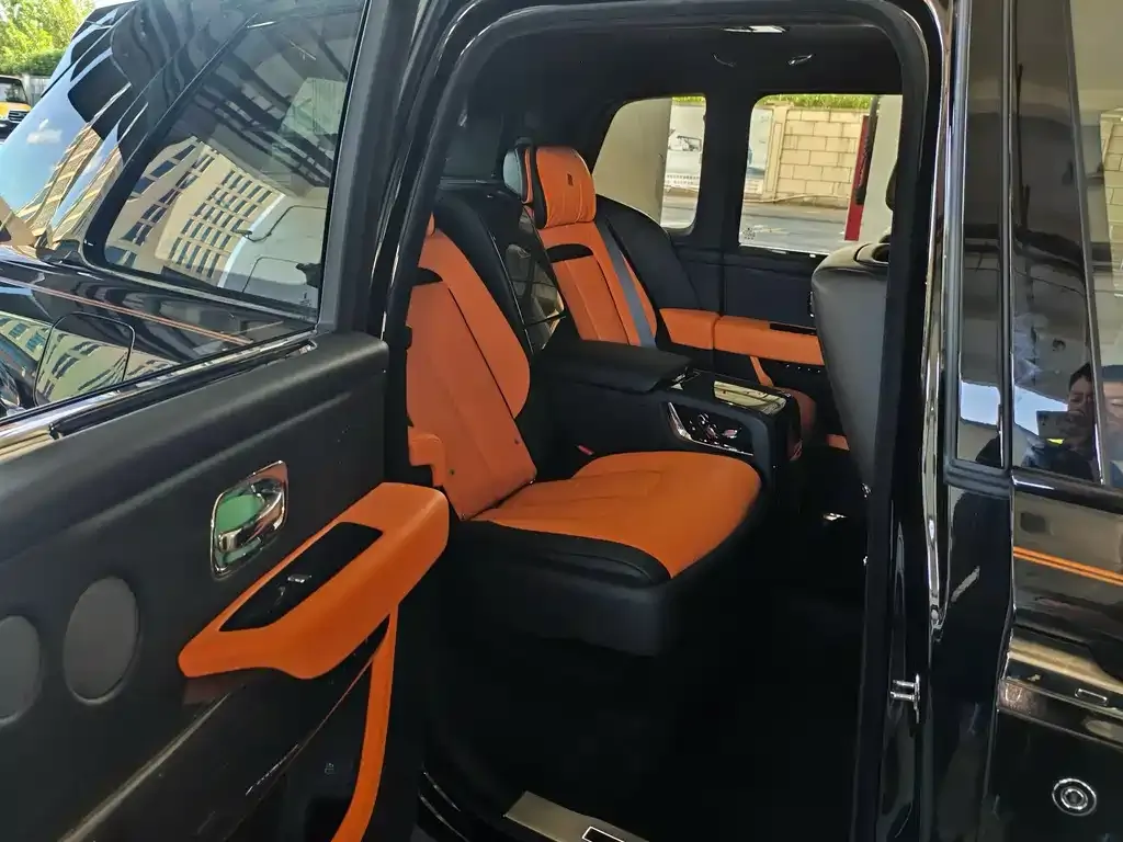 Rolls-Royce Cullinan 2021 из CN, фото 6