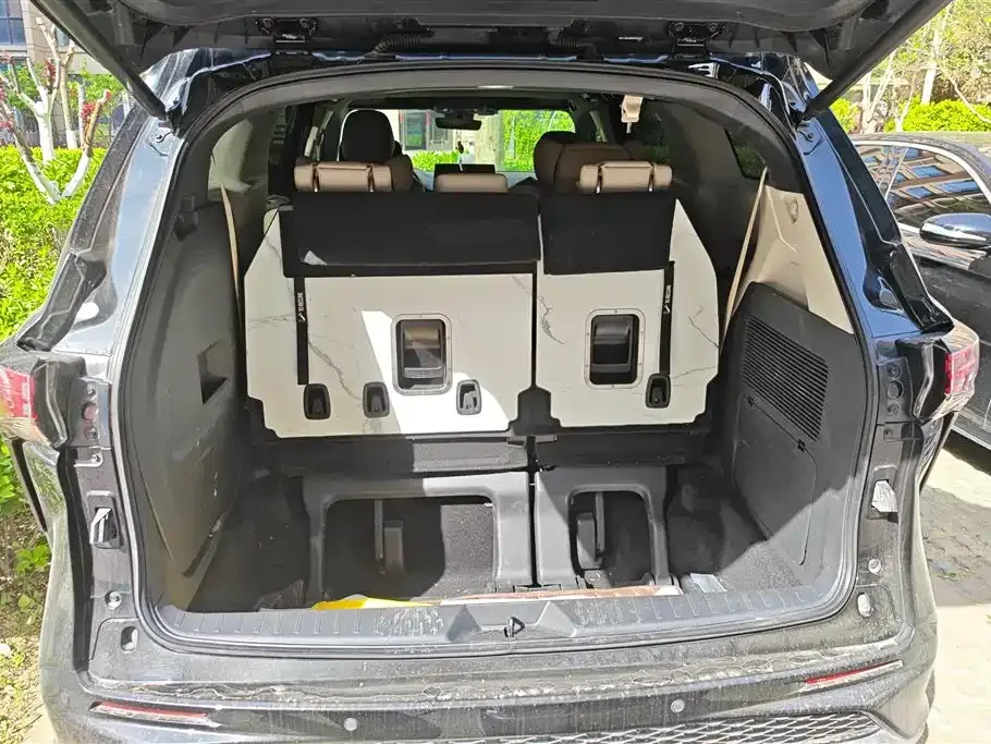 Toyota Granvia 2023 из CN, фото 8
