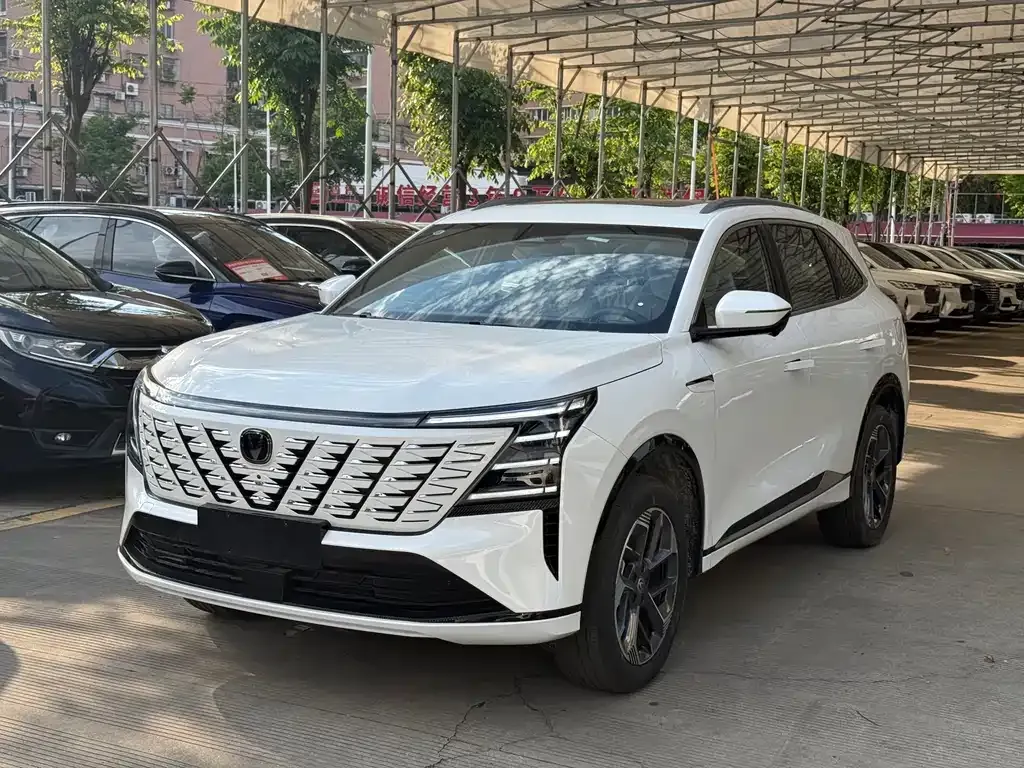 Changan CS75PLUS — фото 1