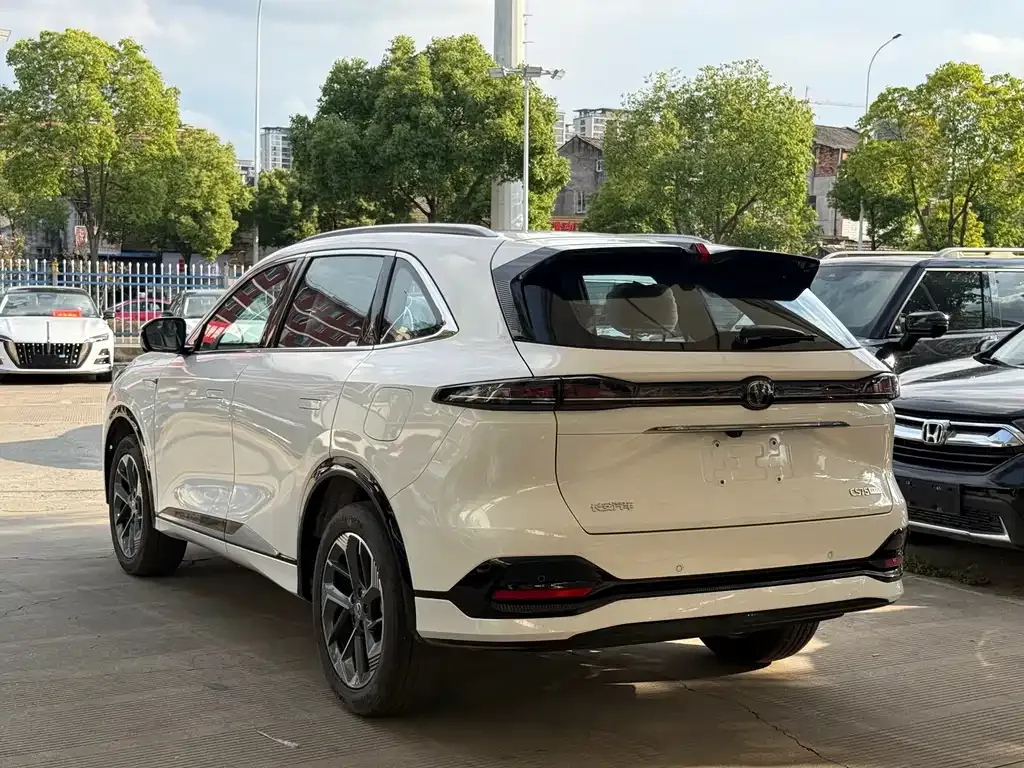 Changan CS75PLUS — фото 4