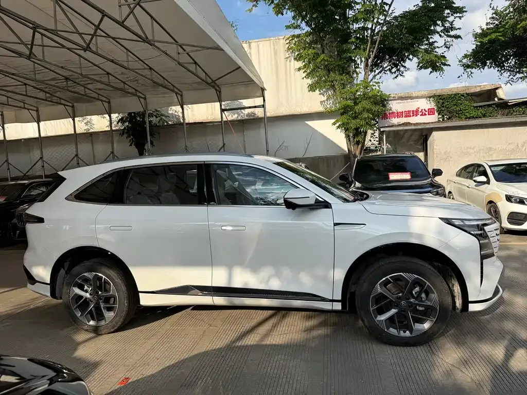 Changan CS75PLUS — фото 8