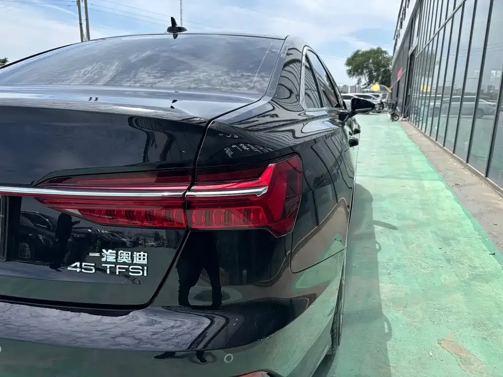 Audi A6L 2023 из CN, фото 4