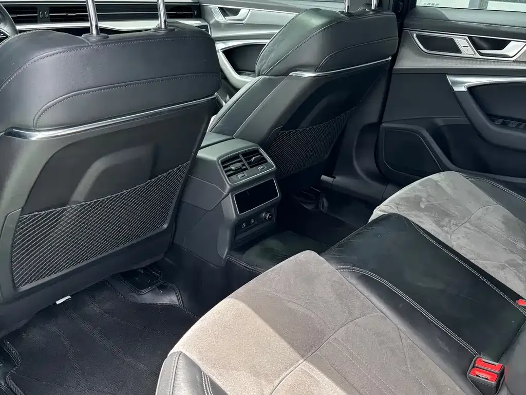 Audi A6L 2023 из CN, фото 9