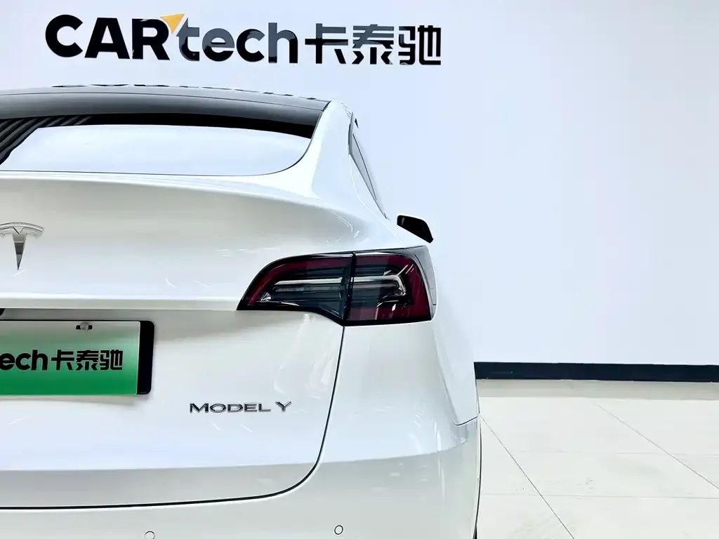 Tesla Model Y — фото 6