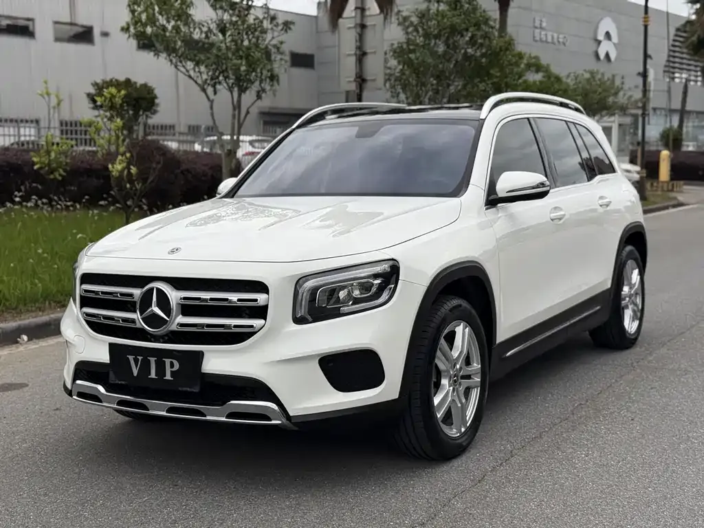 Mercedes-Benz GLB — фото 1