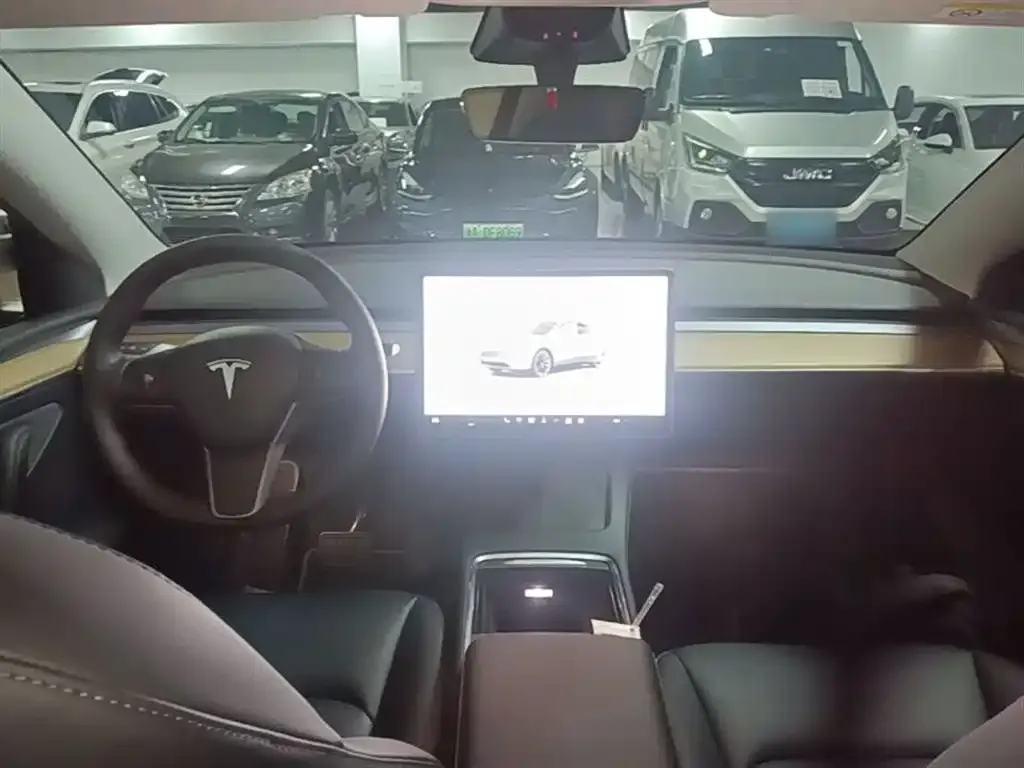 Tesla Model Y — фото 3