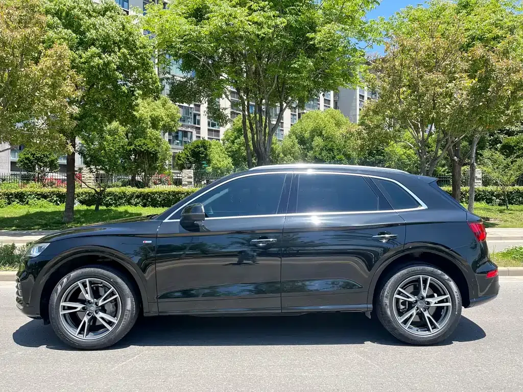Audi Q5L 2021 из CN, фото 8