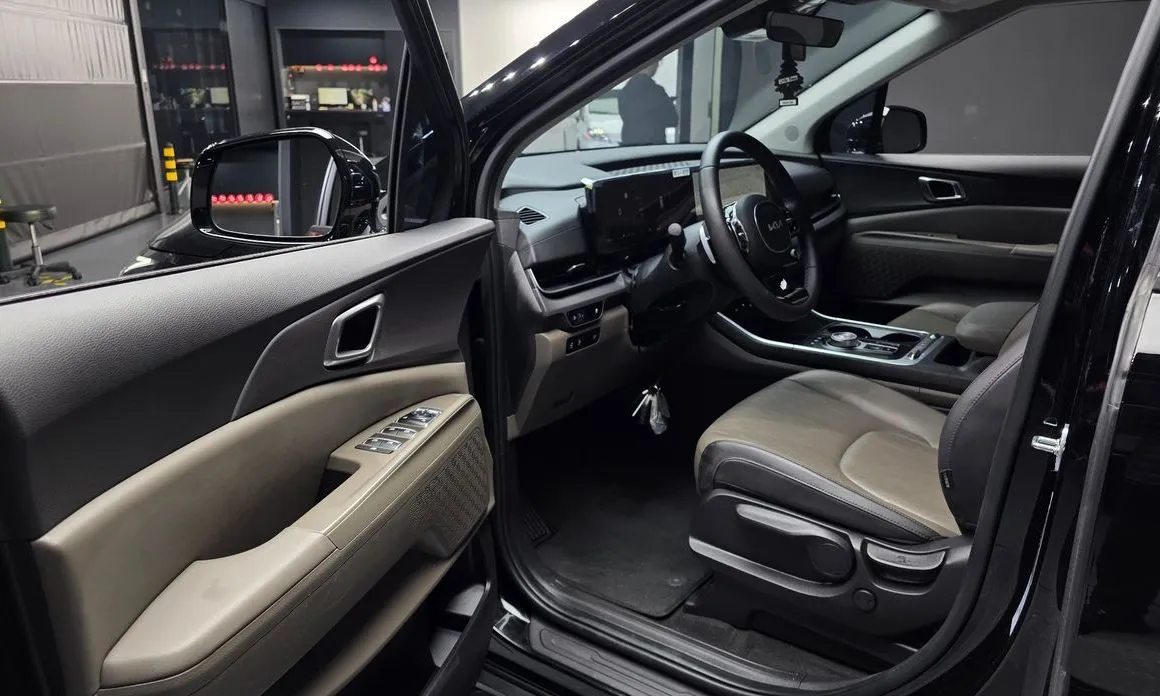 Kia Carnival — фото 10