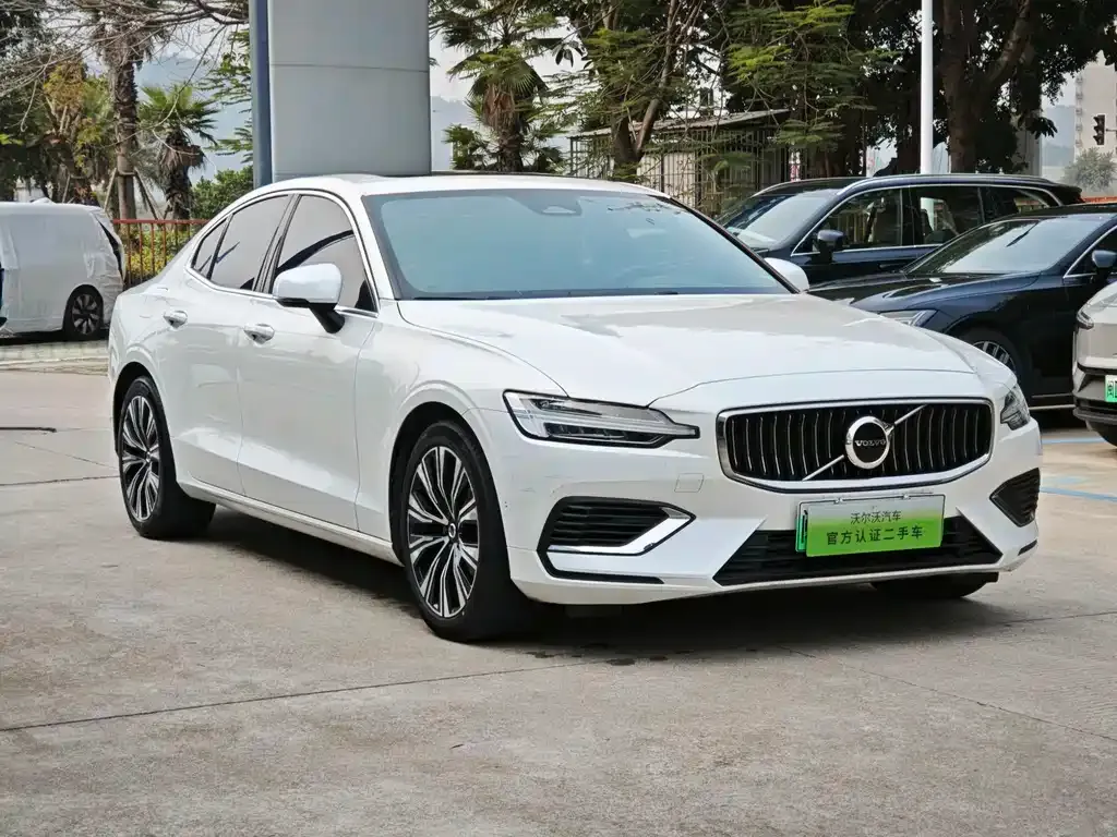 Volvo S60 PHEV 2024 из CN, фото 8